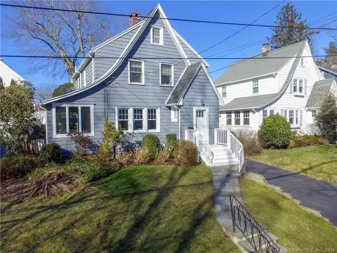 994 Valley Rd, Fairfield, CT 06825