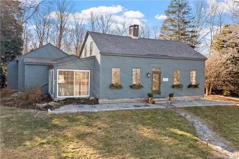 29 Union St, Deep River, CT 06417