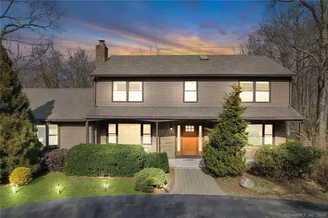 36 Laurel Dr, Monroe, CT 06468