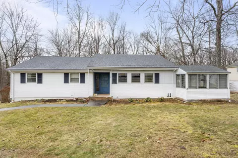 10 Evergreen Dr, North Branford, CT 06471