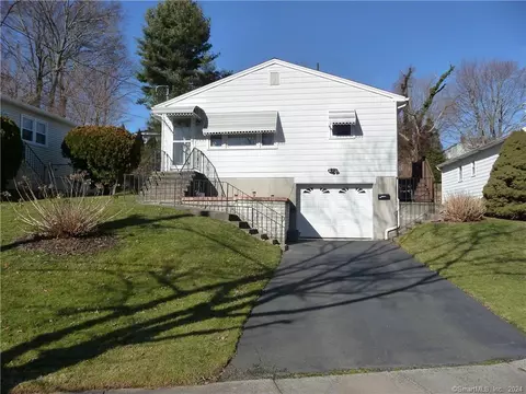 224 Milton Ave, West Haven, CT 06516