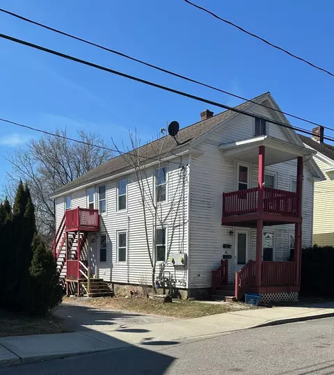 46 Smith St, Putnam, CT 06260