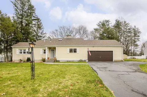 272 Oak Ave, Cheshire, CT 06410