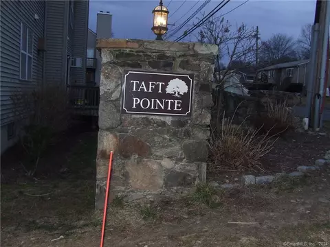 7 Taft Pt #60, Waterbury, CT 06708