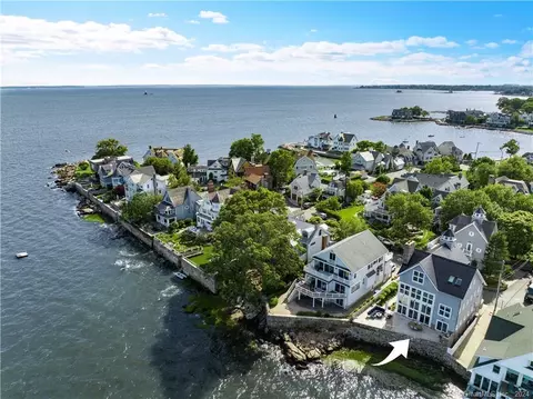 1 Rocky Point Rd, Norwalk, CT 06853
