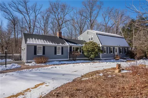 11 Ann Mar Ln, Simsbury, CT 06070