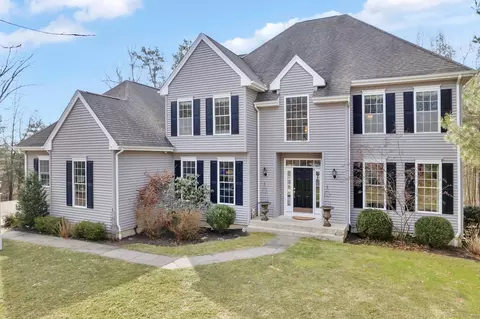 10 Churchill Pl, Avon, CT 06001