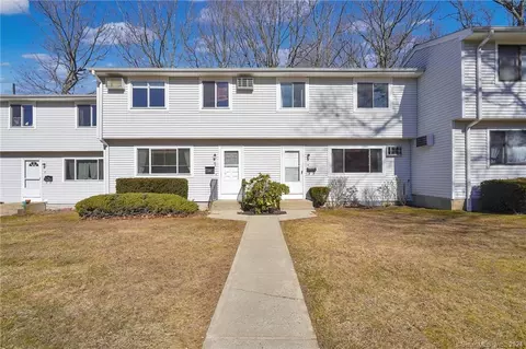55 Bentwood Dr #4, Waterbury, CT 06705