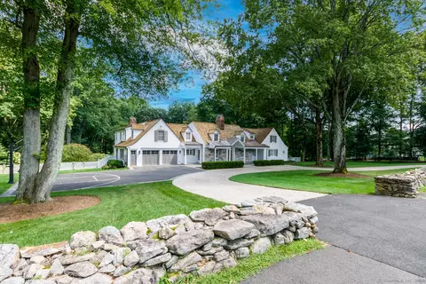 384 Hollow Tree Ridge Rd, Darien, CT 06820