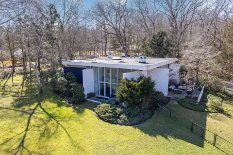 17 Pine Ridge Rd, Woodbridge, CT 06525
