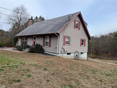 11 Valley Rd, North Grosvenor Dale, CT 06255