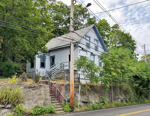 67 W Thames St, Norwich, CT 06360