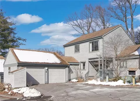 7 Sweetbriar Ln #7, Avon, CT 06001