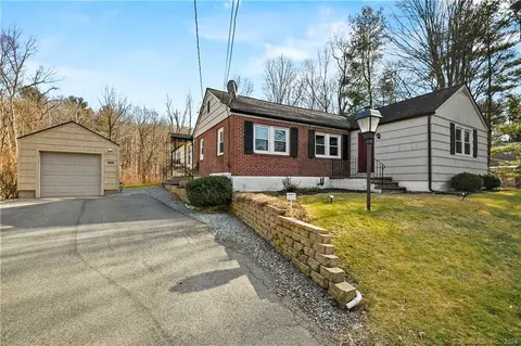 323 Fenn Rd, Cheshire, CT 06410