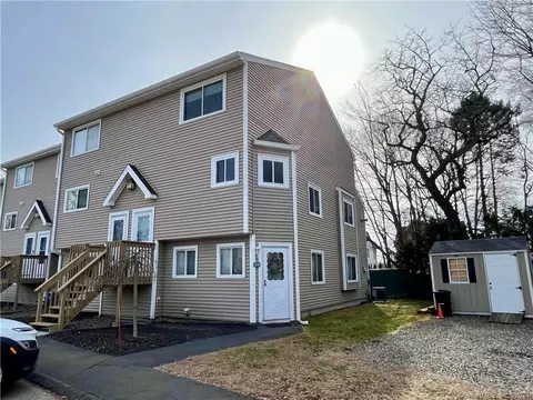 392 Elm St #I-3, West Haven, CT 06516