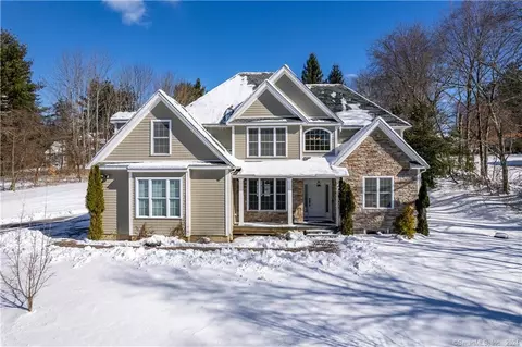 530 E Hyerdale Dr, Goshen, CT 06756