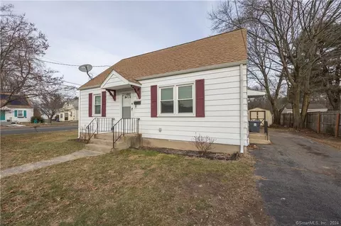 3 Woodridge Rd, Bristol, CT 06010