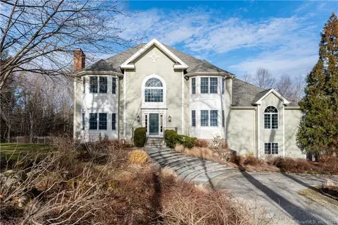 141 S Lake Dr, Stamford, CT 06903