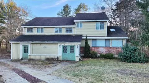 12 Falls Cir, Colchester, CT 06415