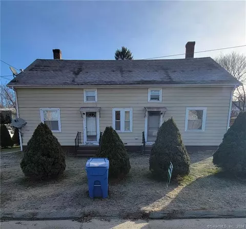 90 S Walnut St, Plainfield, CT 06387