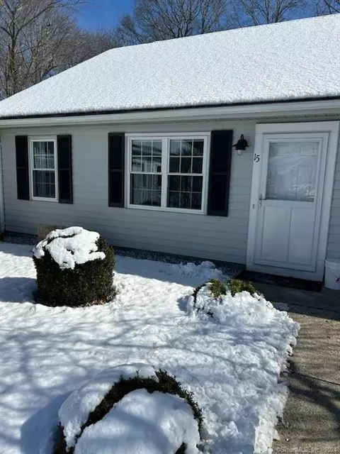 15 Plymouth Ct #15, Clinton, CT 06413