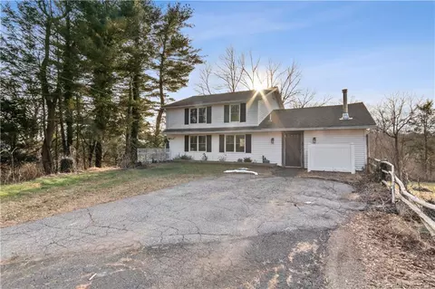 203 Carmel Hill Rd, Woodbury, CT 06798