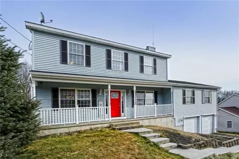 44 Country Hollow Rd, Naugatuck, CT 06770