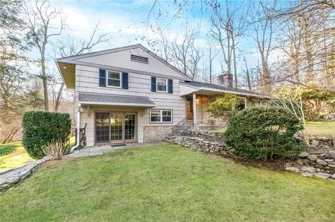 5 Mcfadden Dr, Wilton, CT 06897
