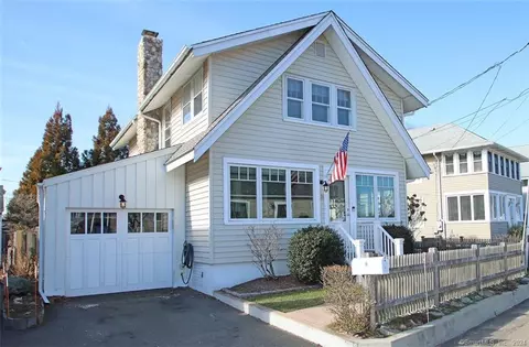 5 Waverly Rd, Branford, CT 06405