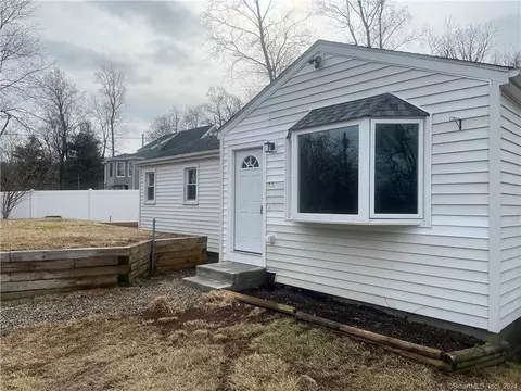 11 Hilldale Rd, New Fairfield, CT 06812