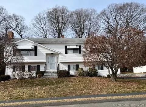 21 Osullivan Rd, Derby, CT 06418