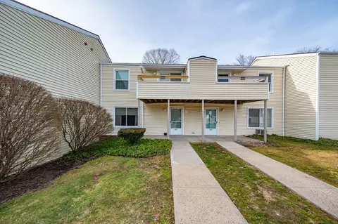 423 E Mitchell Ave #423, Cheshire, CT 06410