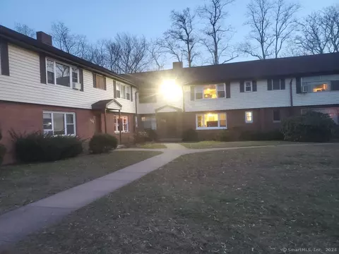 148 Park St #A2, Manchester, CT 06040
