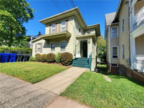 39 Rogers St, Branford, CT 06405