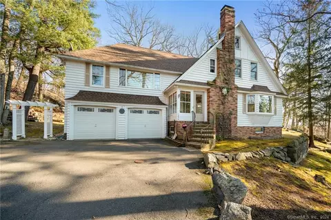 1256 Chase Pkwy, Waterbury, CT 06708