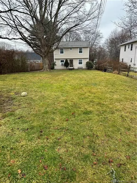 34 Elberta Ave, Trumbull, CT 06611