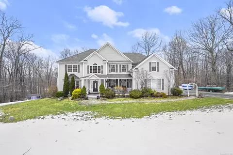 171 Guernsey Ln, New Milford, CT 06776
