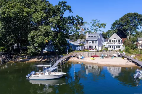 4 South Rd, East Lyme, CT 06357