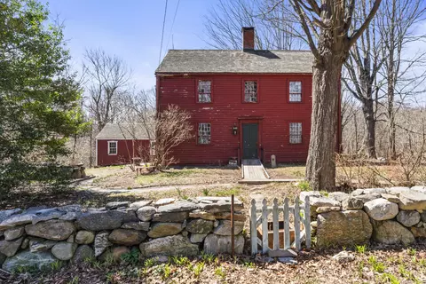 76 Huntingtown Rd, Newtown, CT 06470