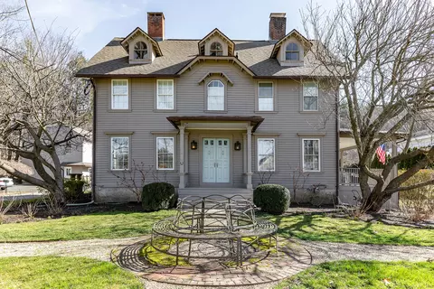 259 Main St S, Woodbury, CT 06798
