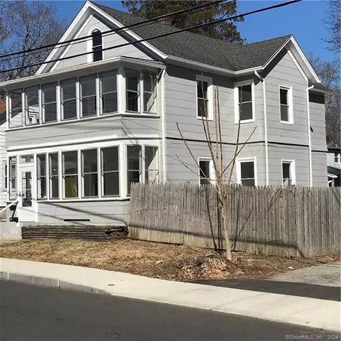 15 Dunham St, Norwich, CT 06360