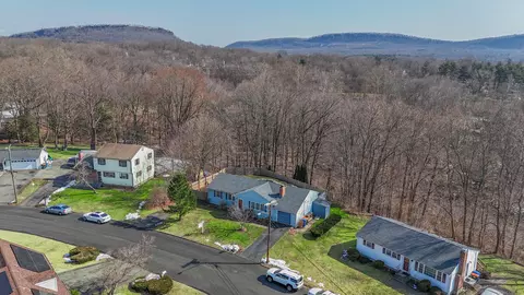 106 Milton Dr, Meriden, CT 06450