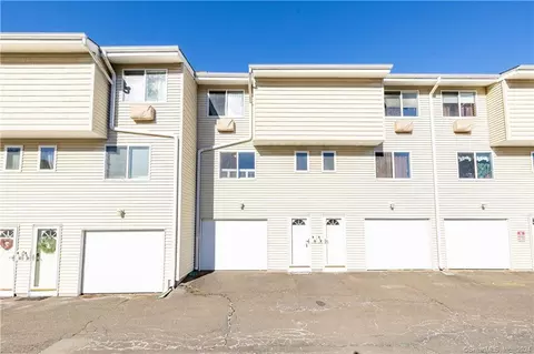 220 Main St #9E, New Hartford, CT 06057