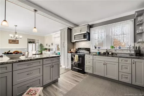 116 Weigold Rd, Tolland, CT 06084