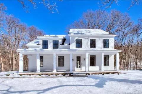 7 Meadowbrook Ln, Weston, CT 06883