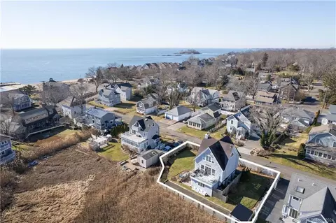 25 Linden Ln, Madison, CT 06443