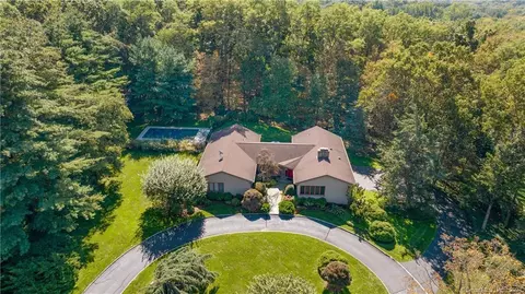156 Ridgecrest Rd, Stamford, CT 06903