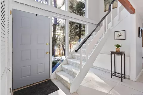 60 Haynes Rd, Avon, CT 06001