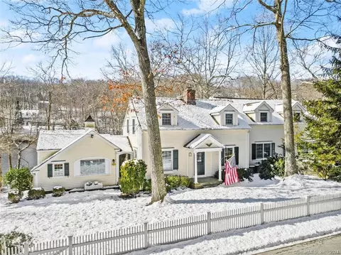 17 Horseshoe Rd, Wilton, CT 06897