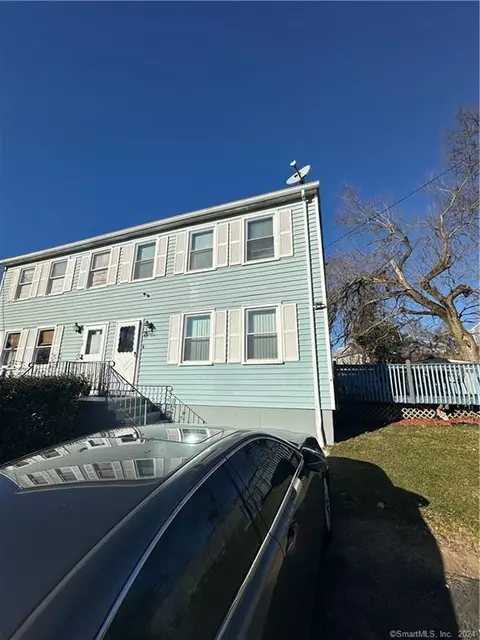 76 Lansing Pl, Bridgeport, CT 06606